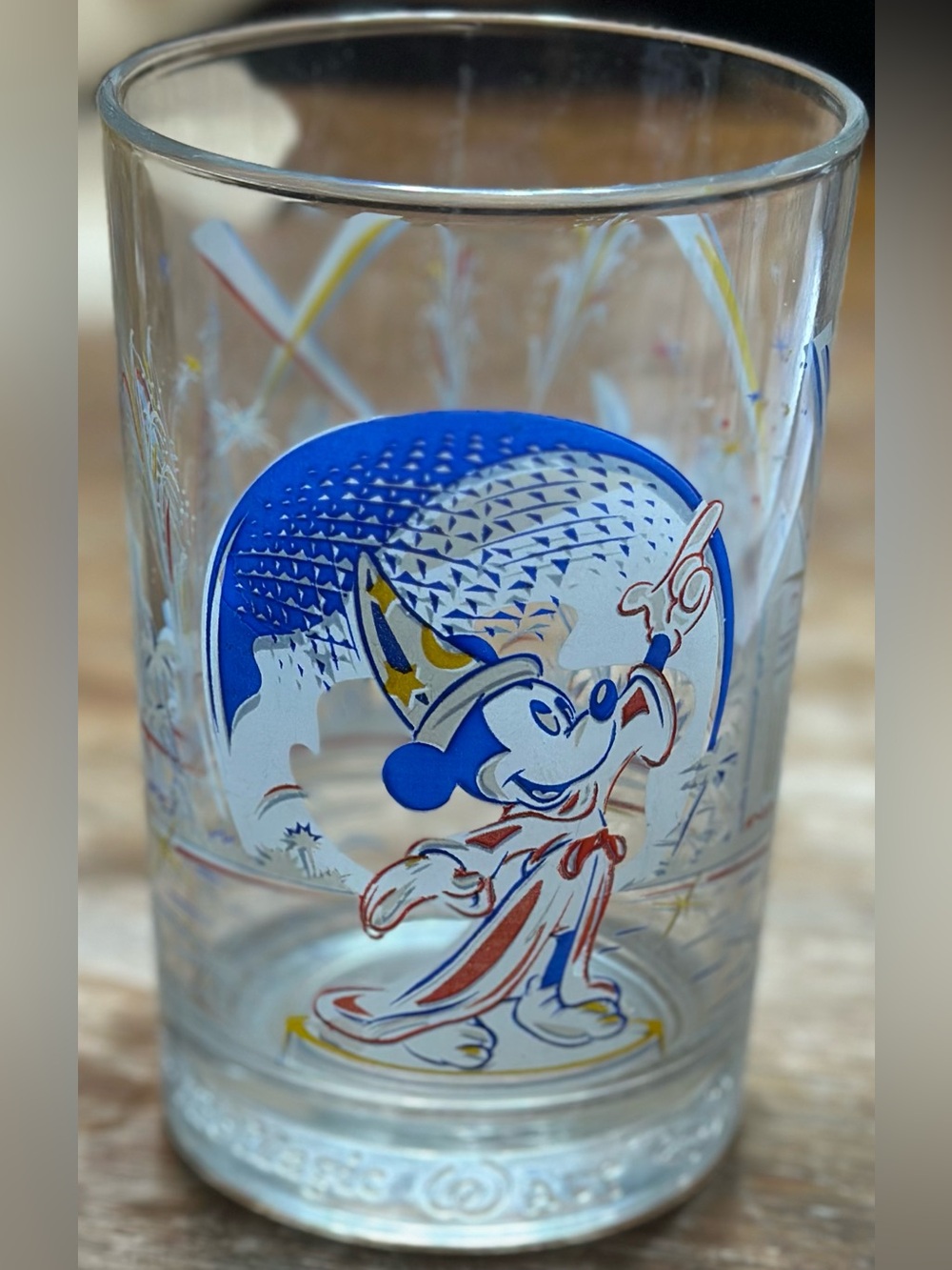 Vintage 1996 Disney World 25th
Anniversary Sorcerer Mickey EPCOT Glass